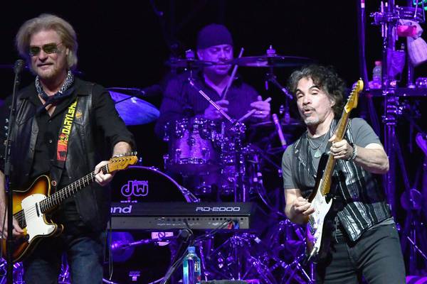 Judge pauses John Oates’ attempt to sell share of Hall & Oates joint venture