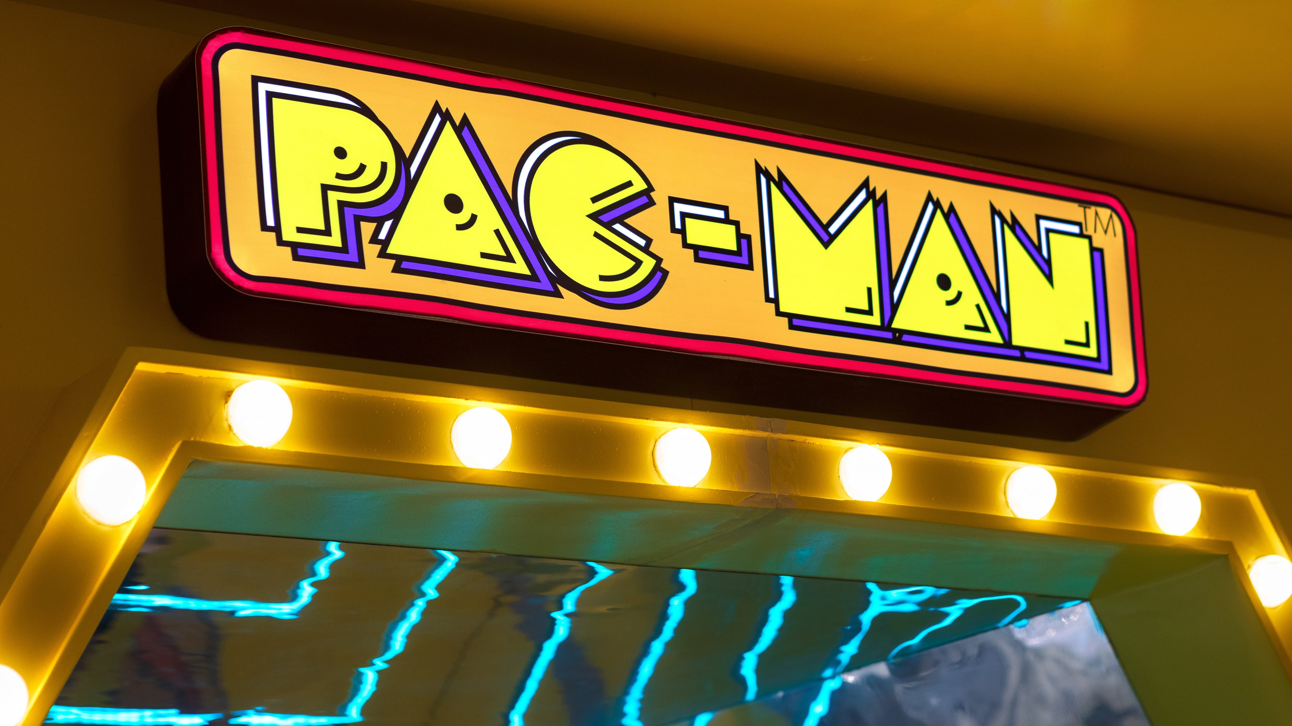 PAC-MAN sign